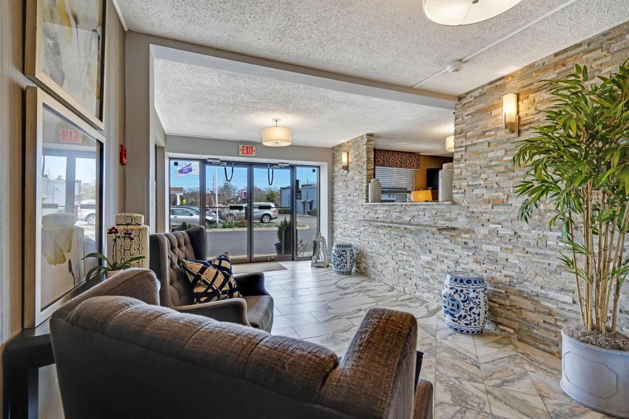 | Blue Creek Inn