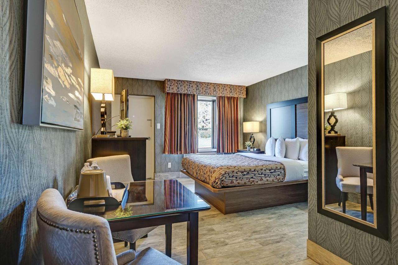 | Blue Creek Inn