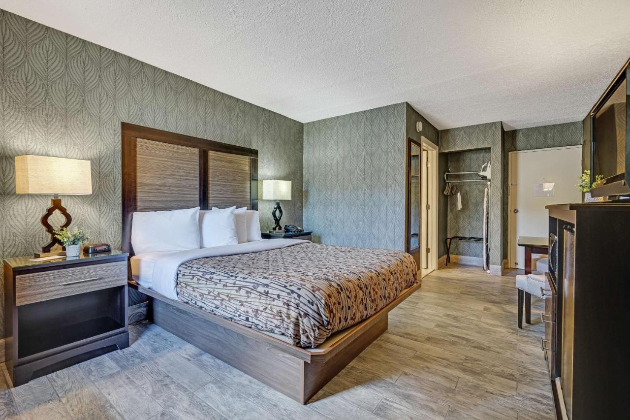 | Blue Creek Inn