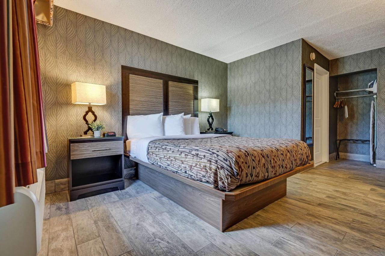 | Blue Creek Inn