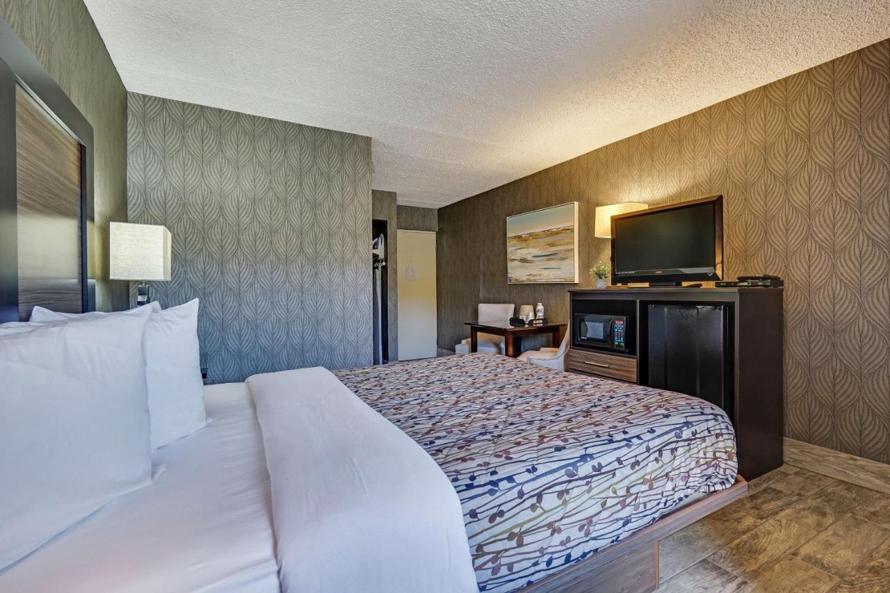 | Blue Creek Inn