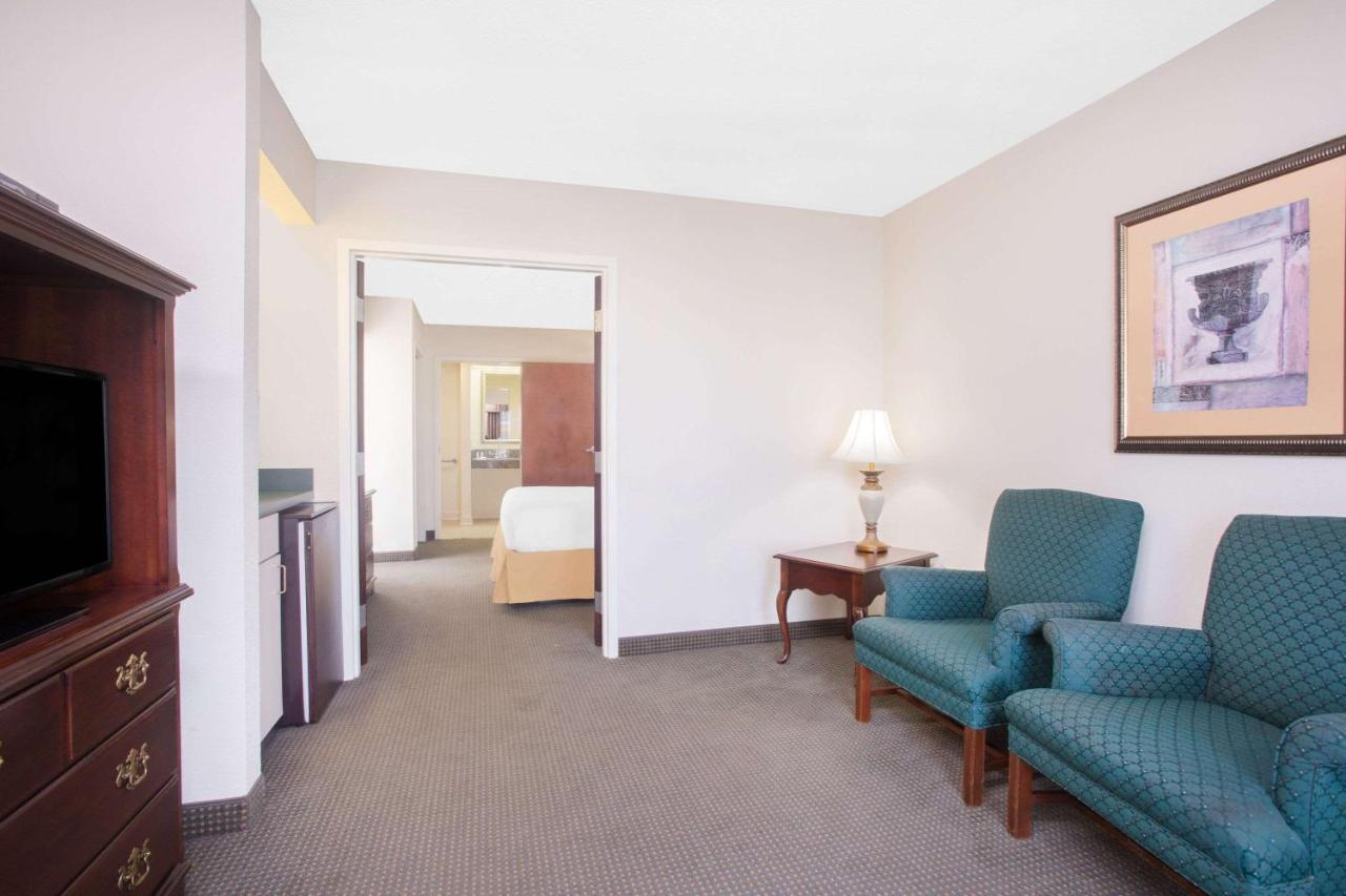 | Days Inn by Wyndham Metter
