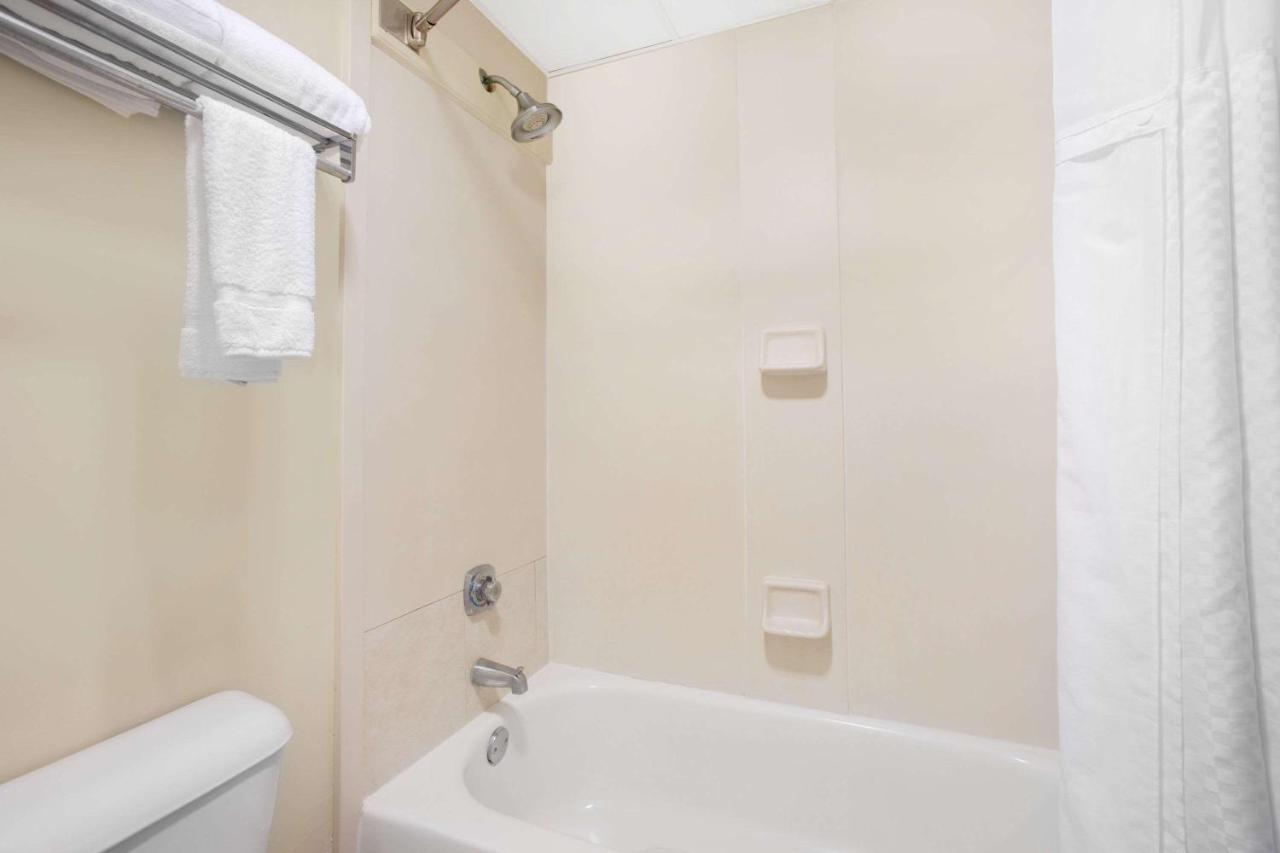 | Days Inn by Wyndham Metter