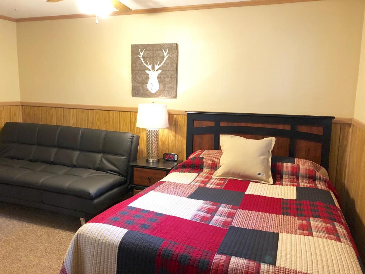 Deluxe Double Room at Rockerville Lodge & Cabins