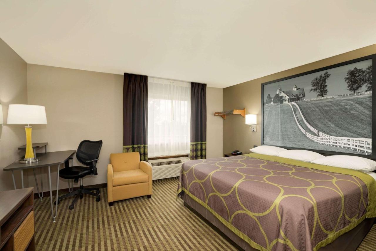 King Room- Non-Smoking at Super 8 by Wyndham Lexington/Hamburg Area