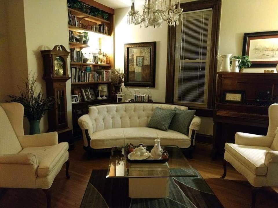  | Carraway Guest House