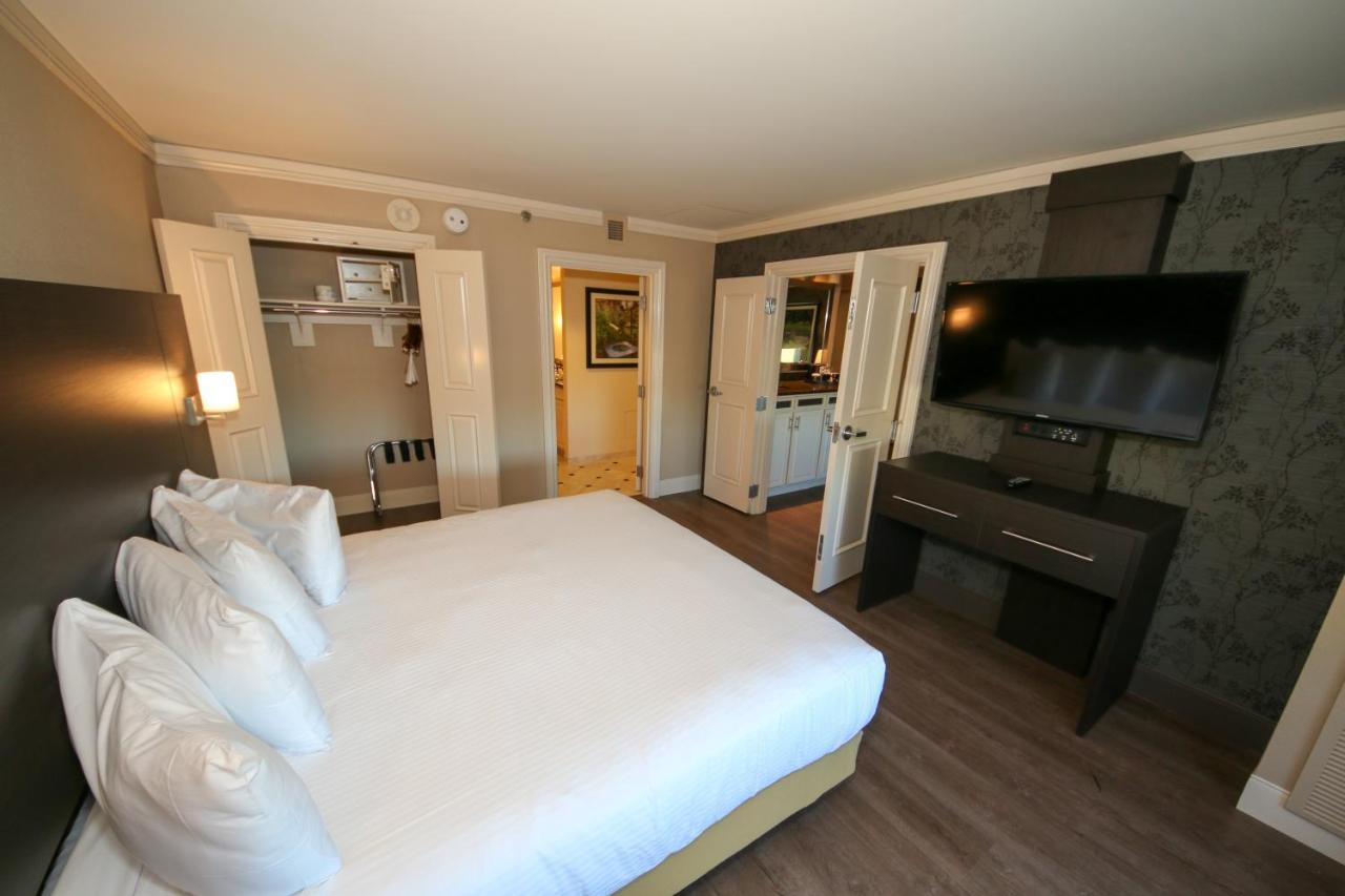 One-Bedroom Suite at Hollywood Casino & Hotel St. Louis