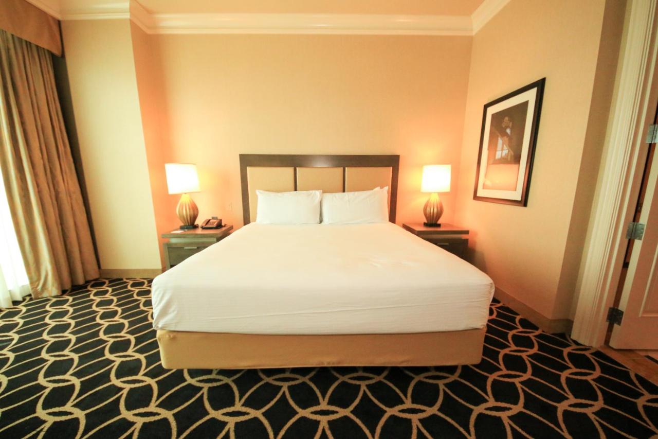 King Suite with Spa Bath at Hollywood Casino & Hotel St. Louis