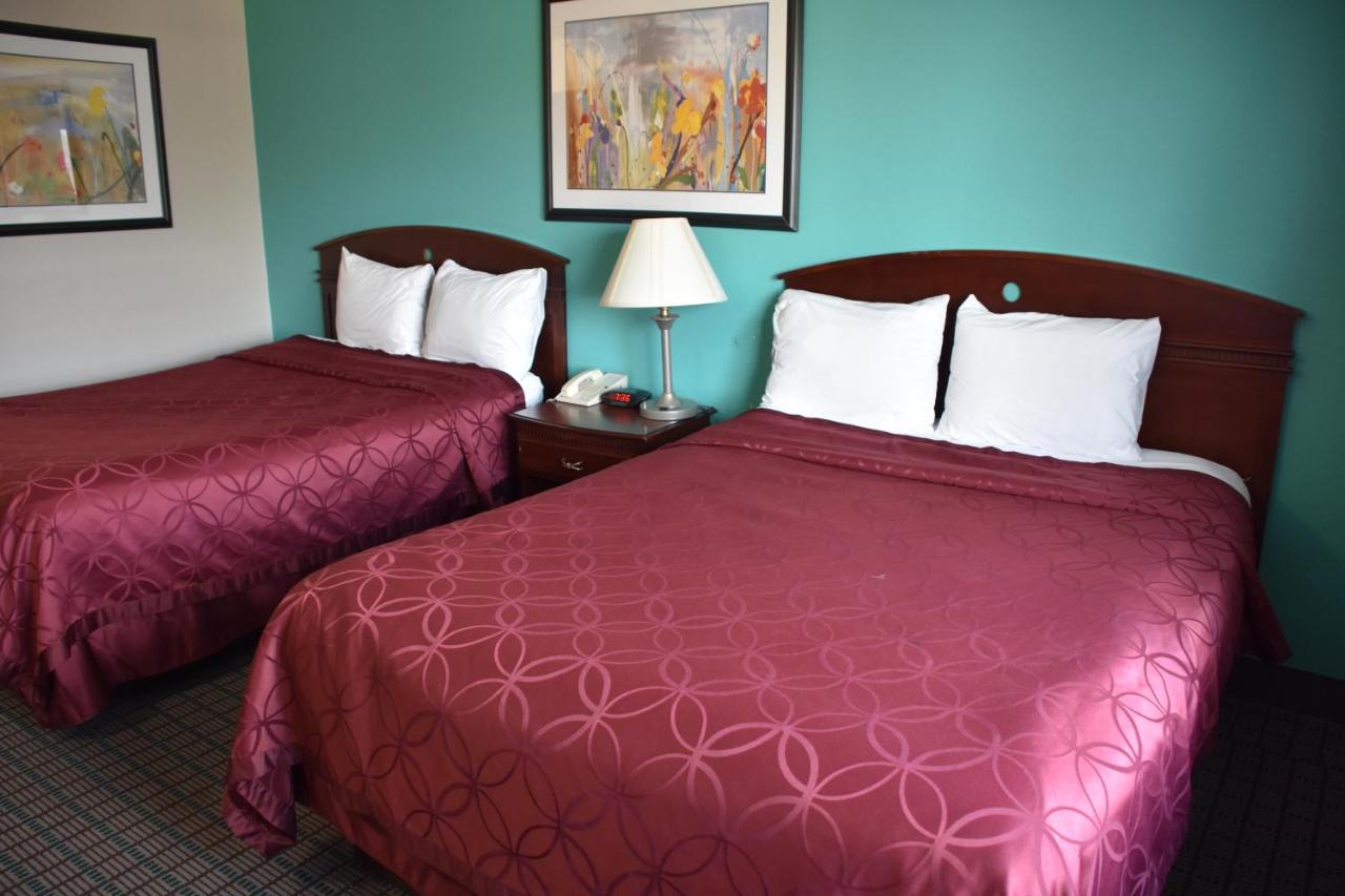 | Rodeway Inn Syracuse
