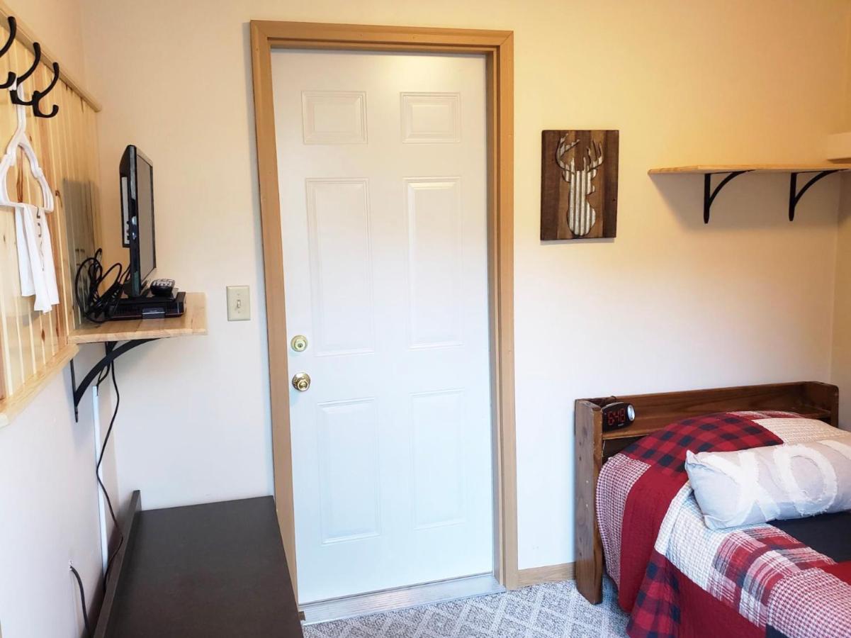 Budget Single Room at Rockerville Lodge & Cabins