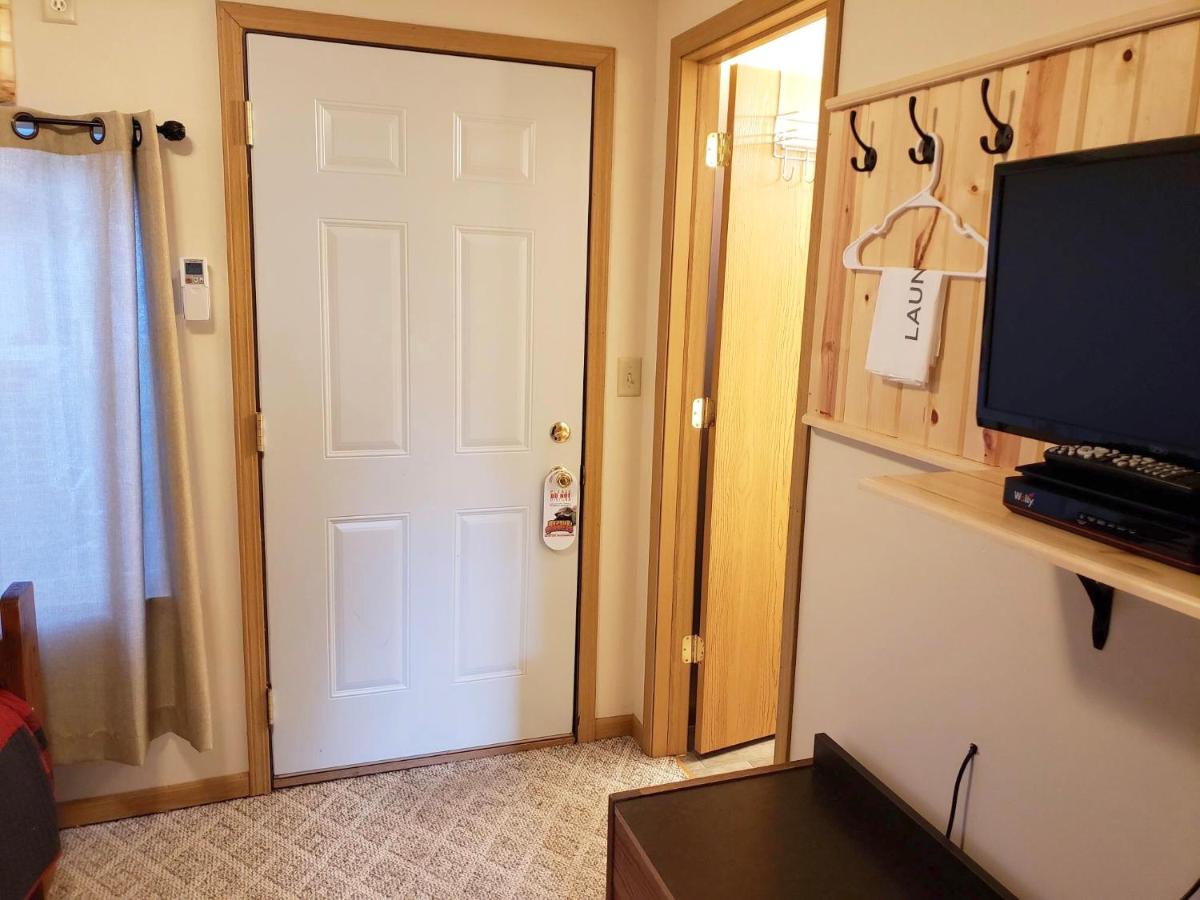 Budget Single Room at Rockerville Lodge & Cabins