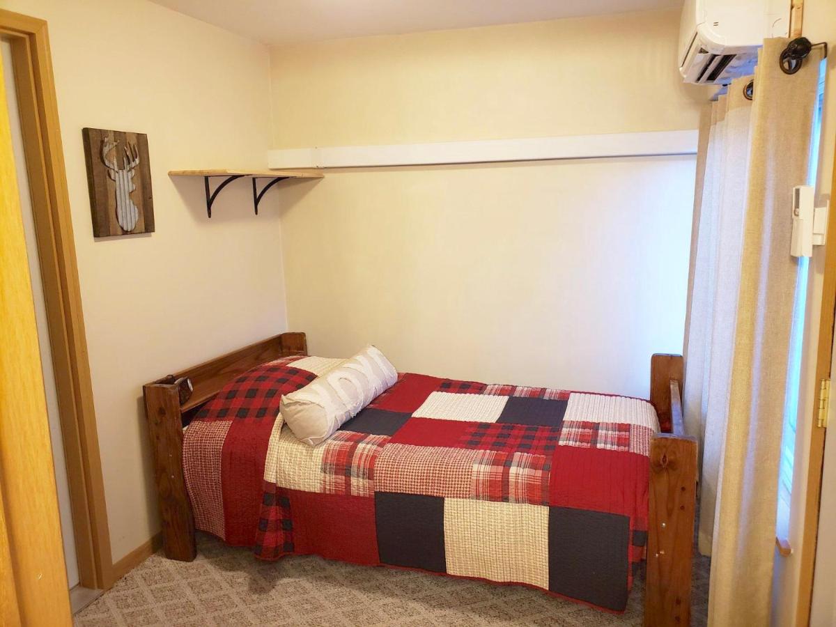 Budget Single Room at Rockerville Lodge & Cabins