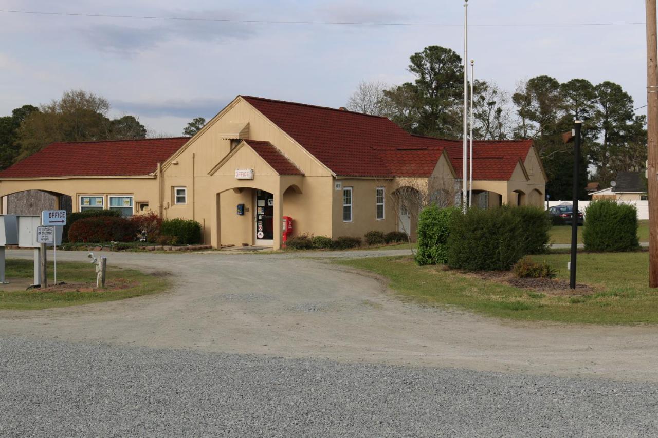  | Four Oaks Lodging