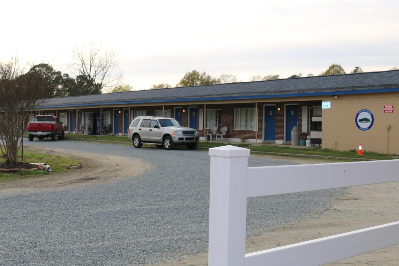  | Four Oaks Lodging
