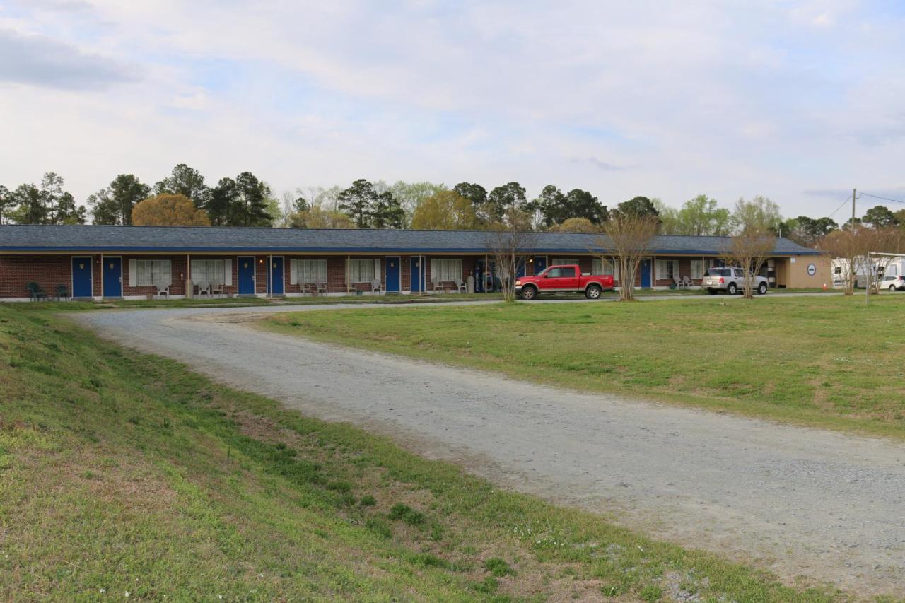  | Four Oaks Lodging