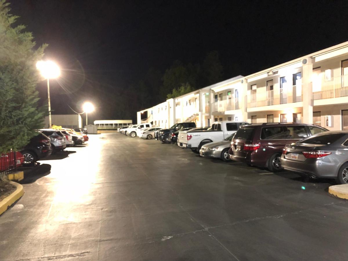 | Rodeway Inn Augusta West