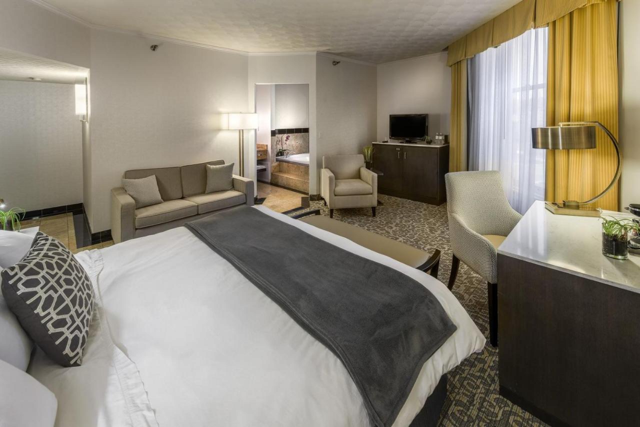 King Suite with Whirlpool at Radisson Lackawanna Station Hotel Scranton