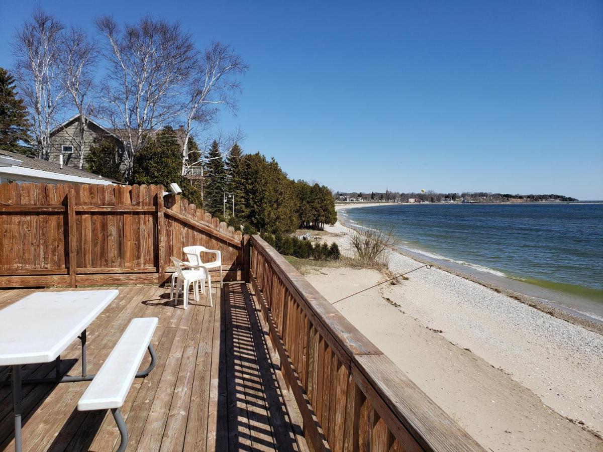 | Algoma Beach Motel