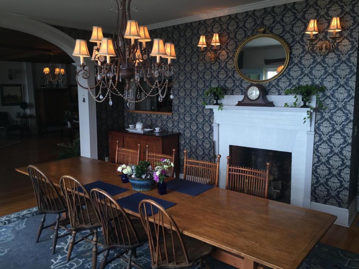 | Acadia Bay Inn