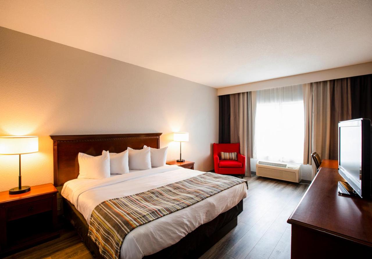 King Studio with Sofa Bed at Country Inn & Suites by Radisson, Wilson, NC