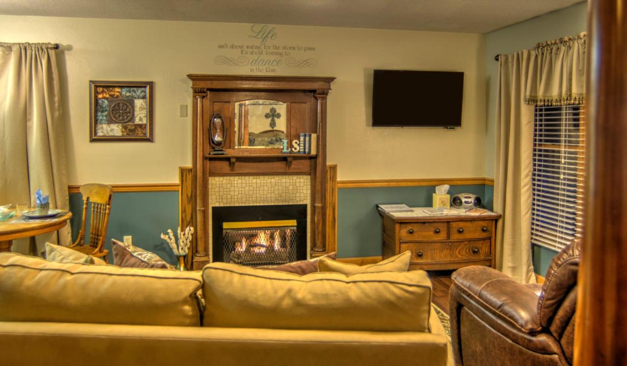 | Blue Mountain Mist Country Inn