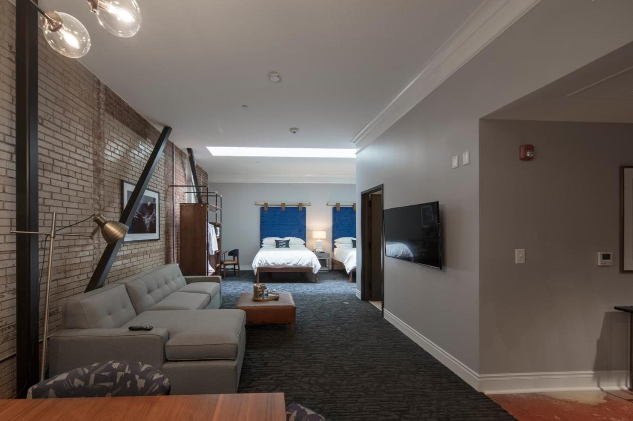 Queen Suite at Hotel Trundle