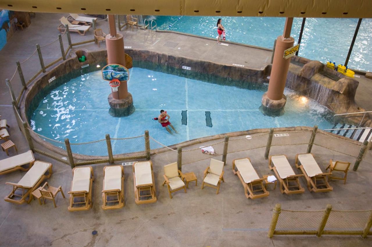 | Hope Lake Lodge & Indoor Waterpark