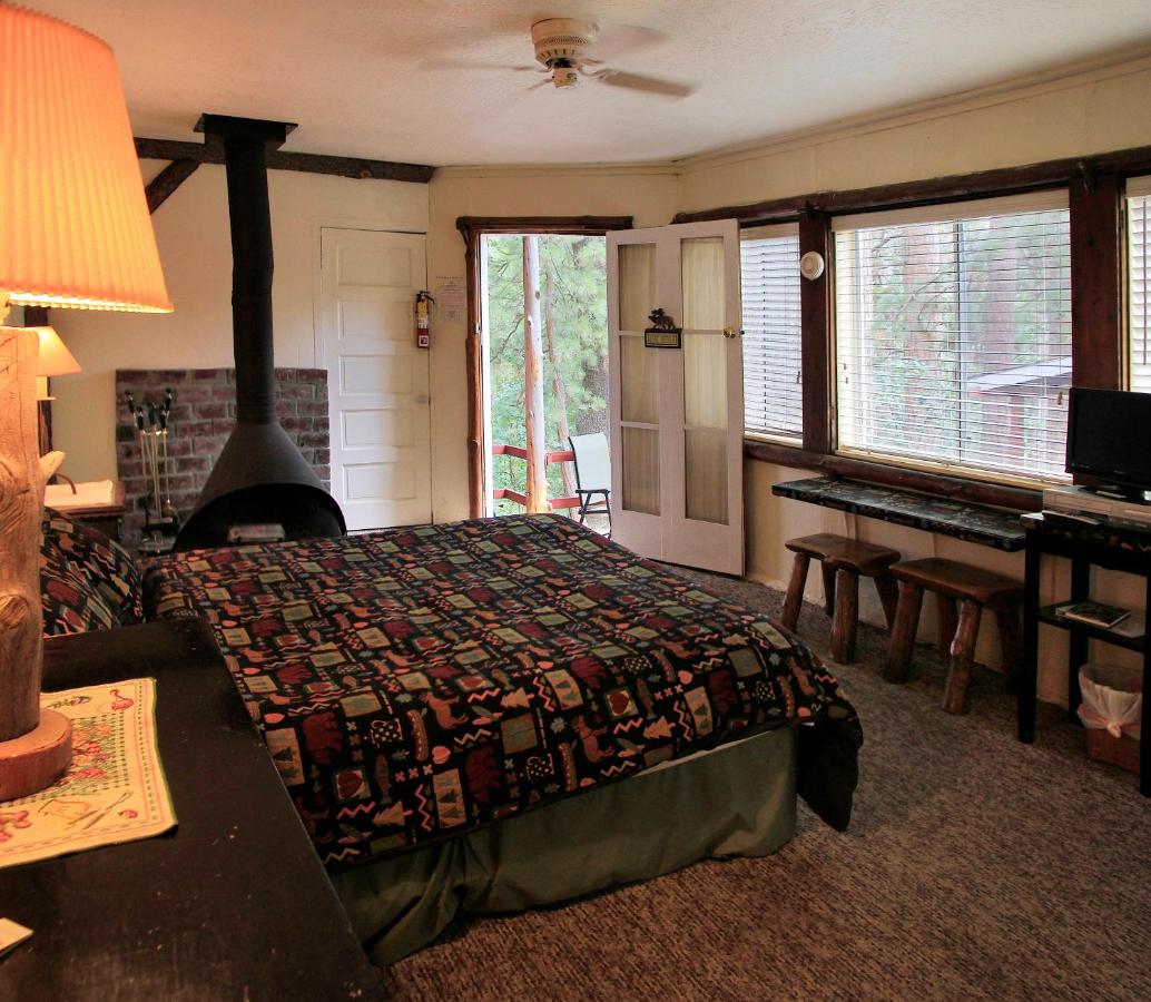  | Silver Pines Lodge