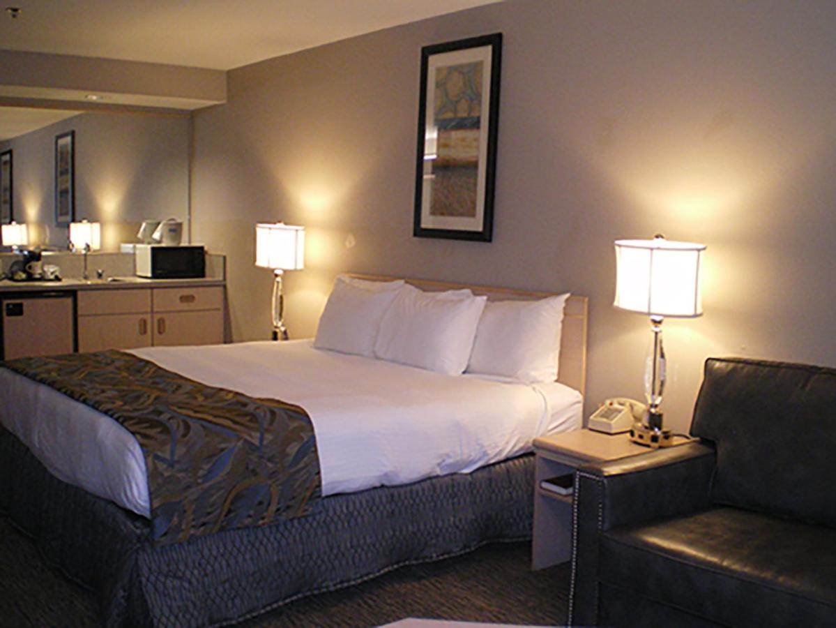 | Shilo Inn Suites Hotel - Nampa Suites