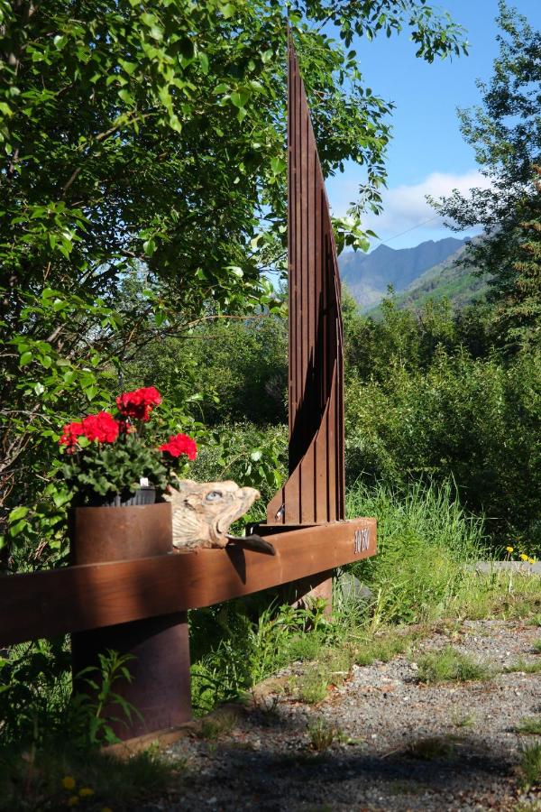 | Eagle Peak Guesthouse