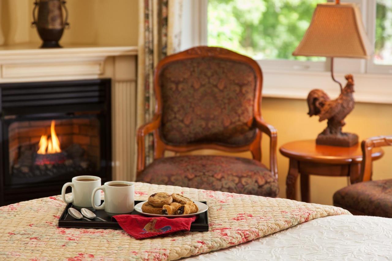 | Chanticleer Inn Bed & Breakfast