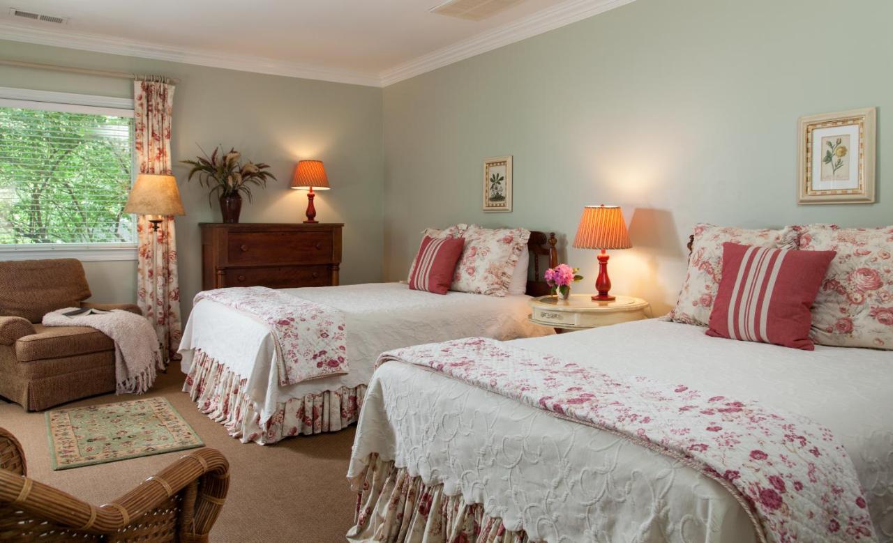| Chanticleer Inn Bed & Breakfast