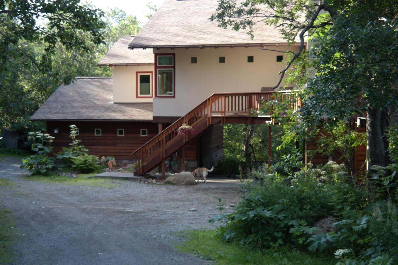 | Eagle Peak Guesthouse