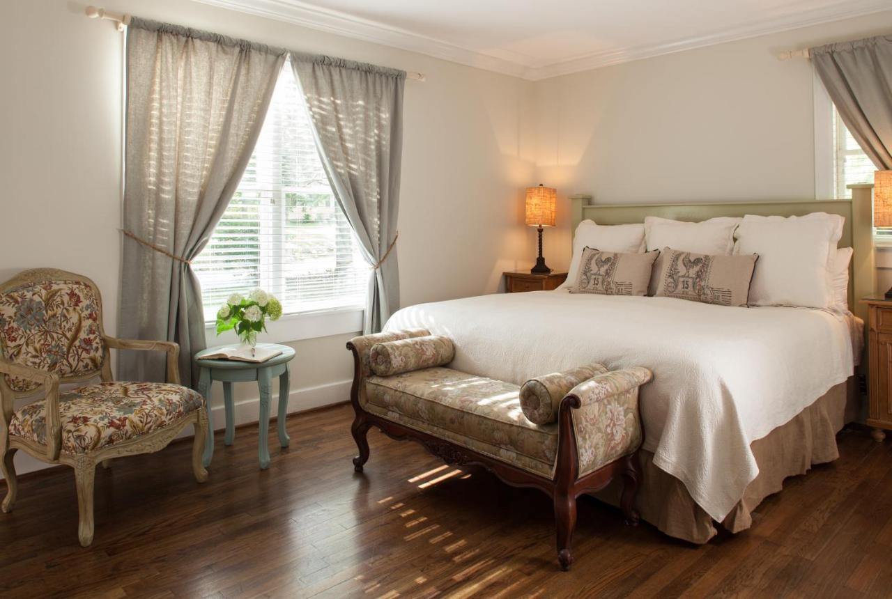 | Chanticleer Inn Bed & Breakfast