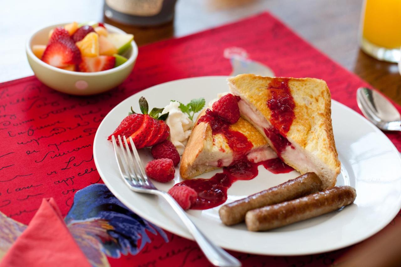 | Chanticleer Inn Bed & Breakfast