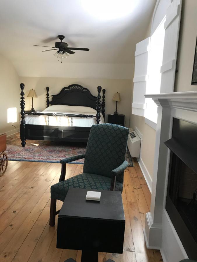 | Canemount Plantation Inn