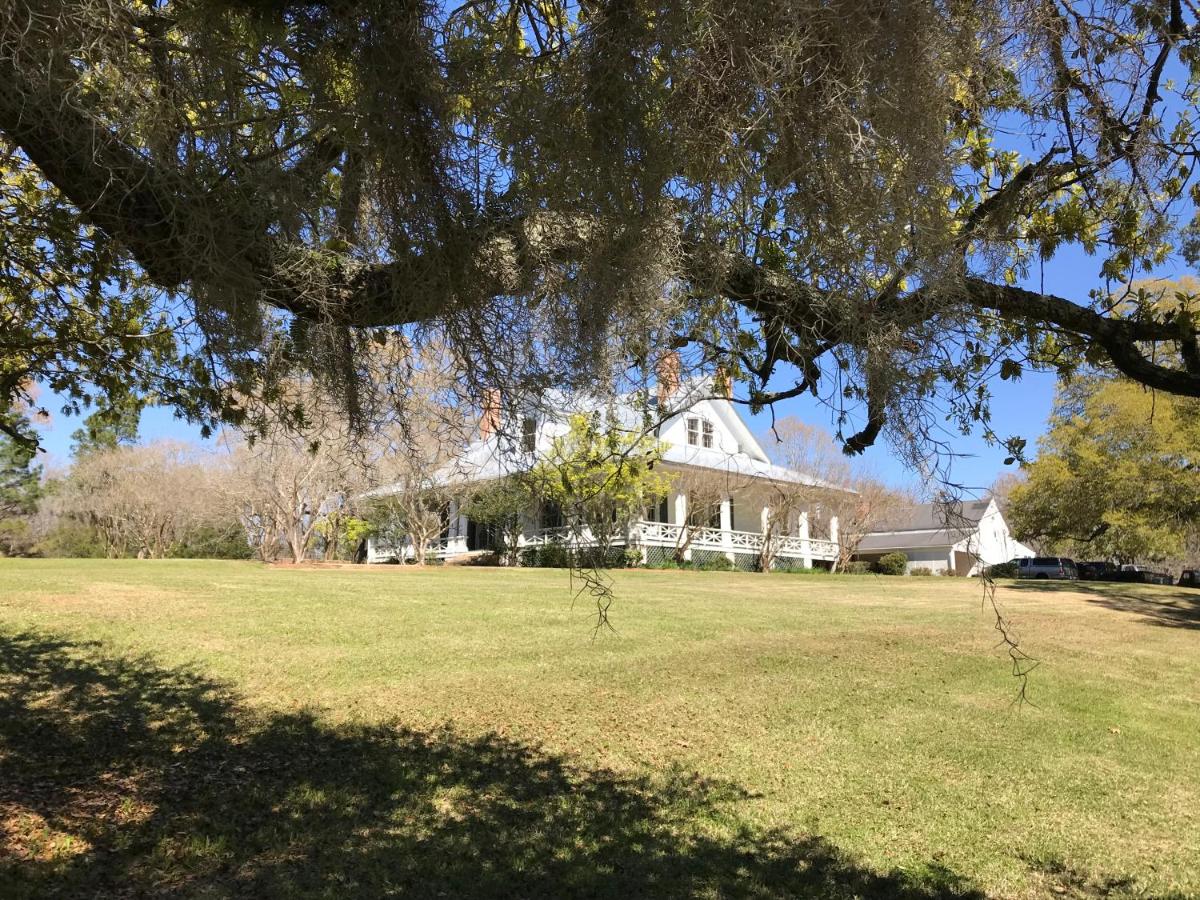 | Canemount Plantation Inn
