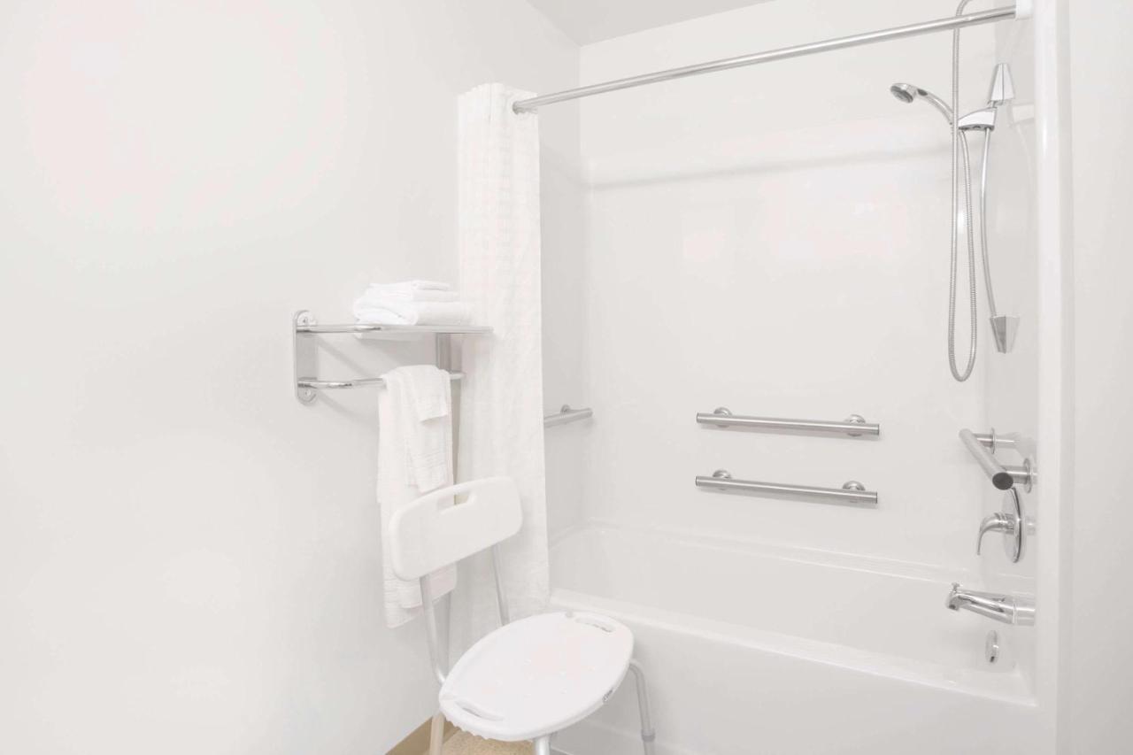 | Microtel Inn and Suites Gassaway