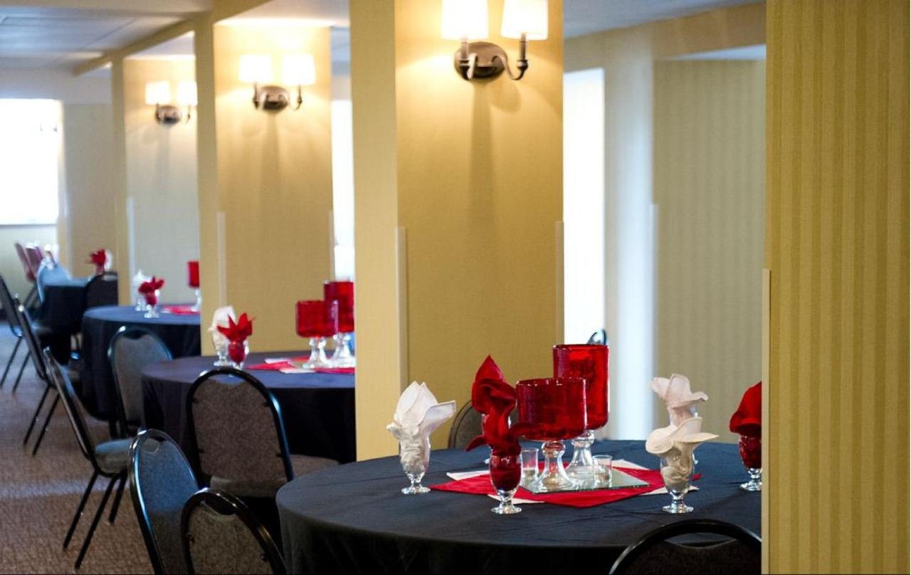 | Senate Luxury Suites