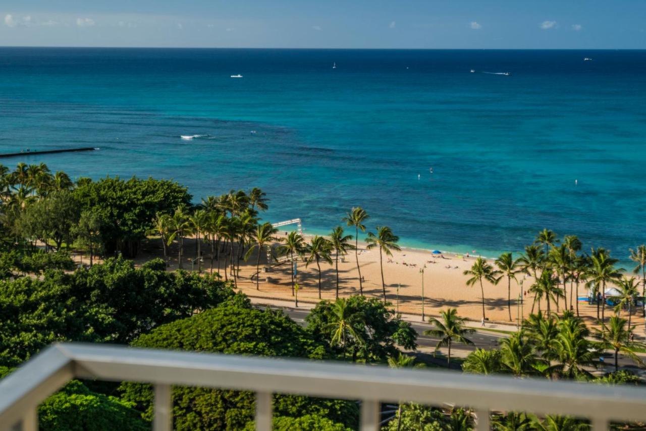 Jr. Suite Ocean View Balcony, King at Queen Kapiolani Hotel