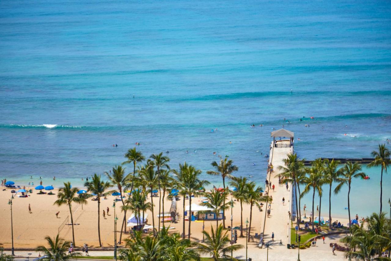 Penthouse Ocean View, Balcony at Queen Kapiolani Hotel