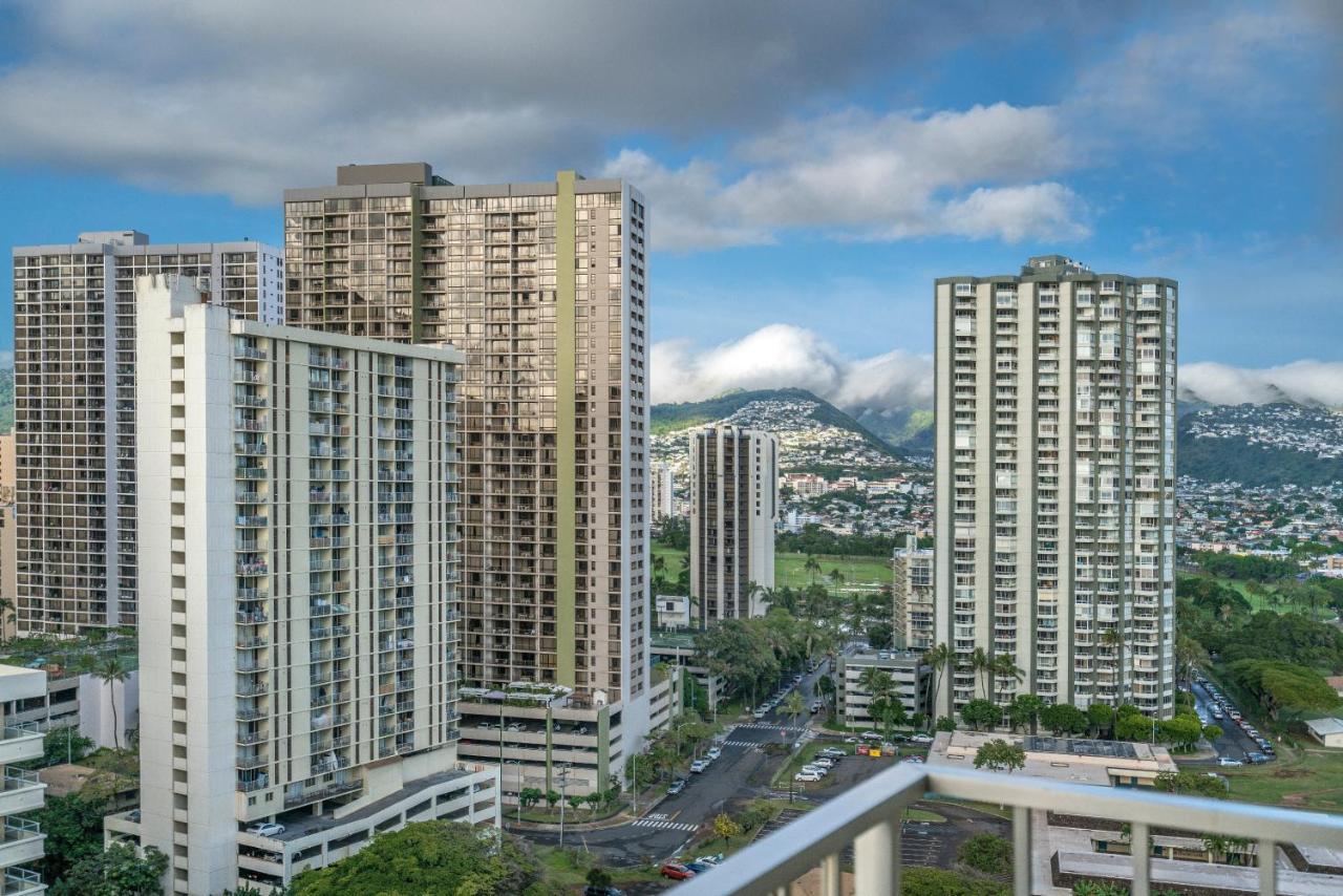 City View Balcony, Queen Queen at Queen Kapiolani Hotel