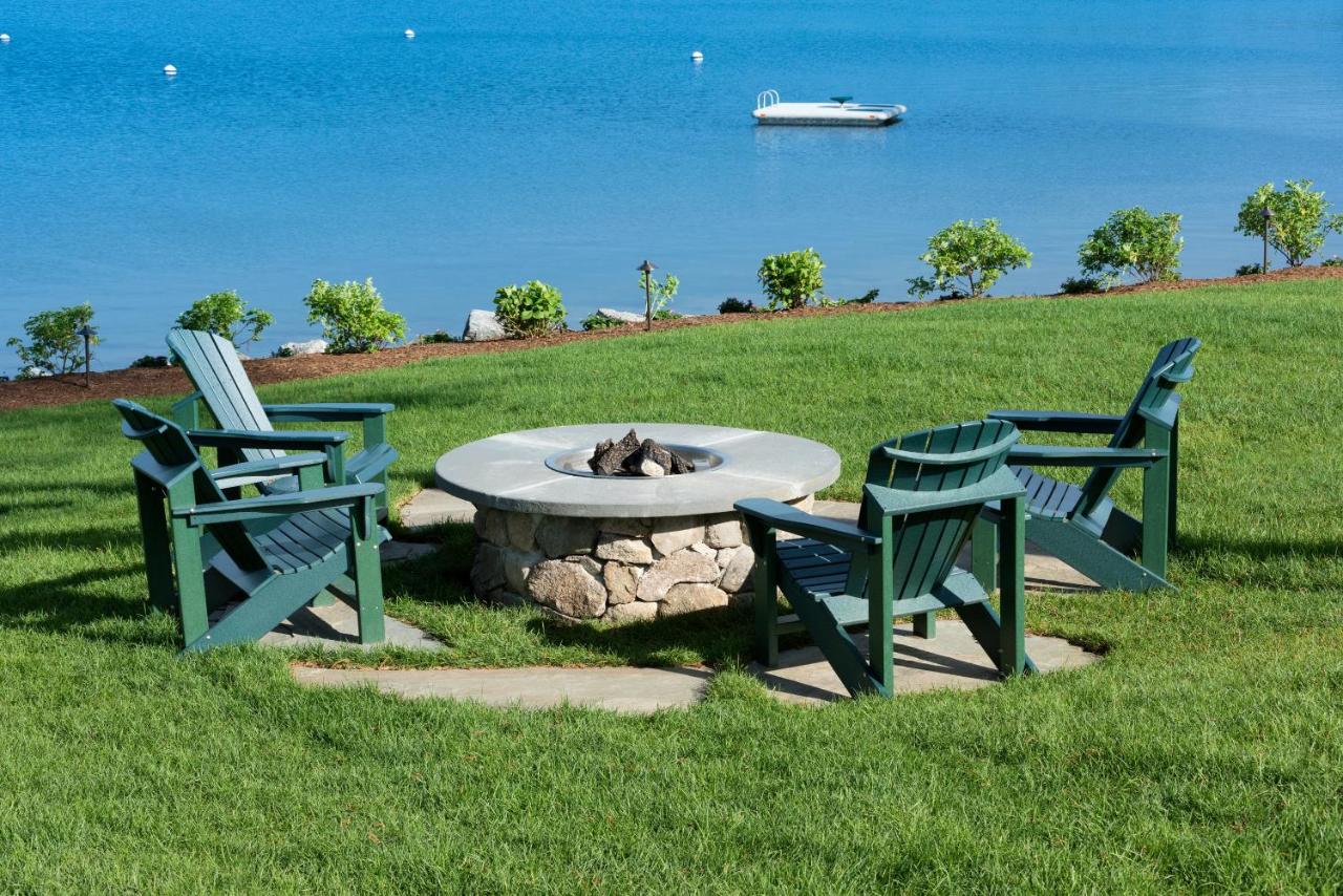| Center Harbor Inn