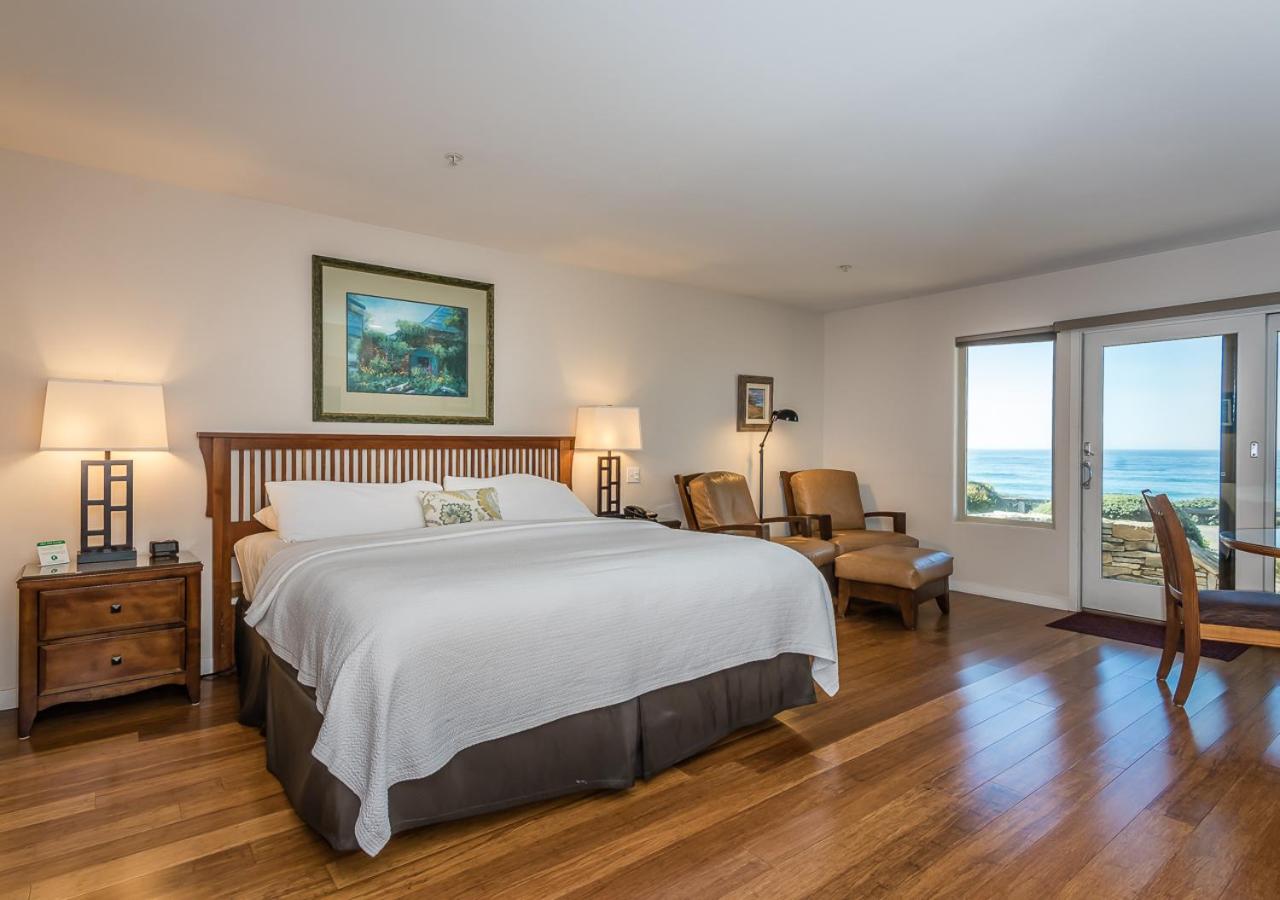 | Little Sur Inn