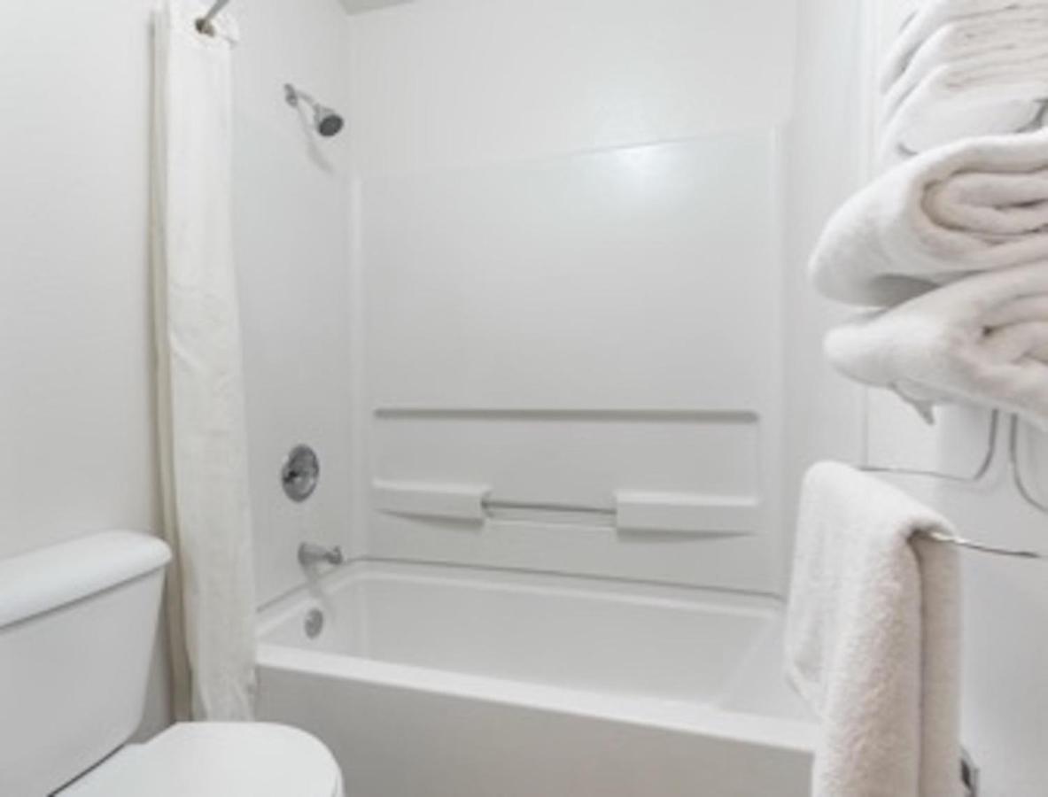 King Room - Non-Smoking at Super 8 by Wyndham Arcata