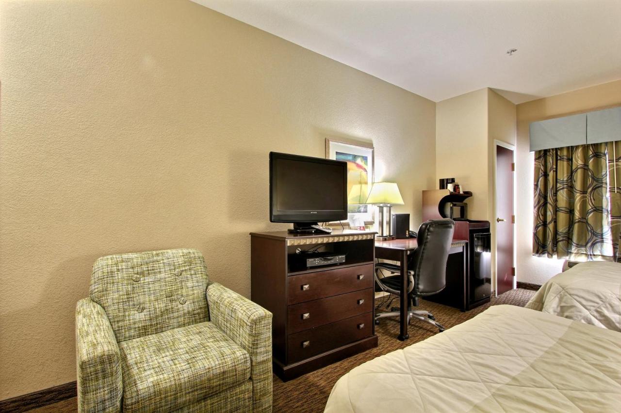 | Magnolia Inn and Suites Pooler