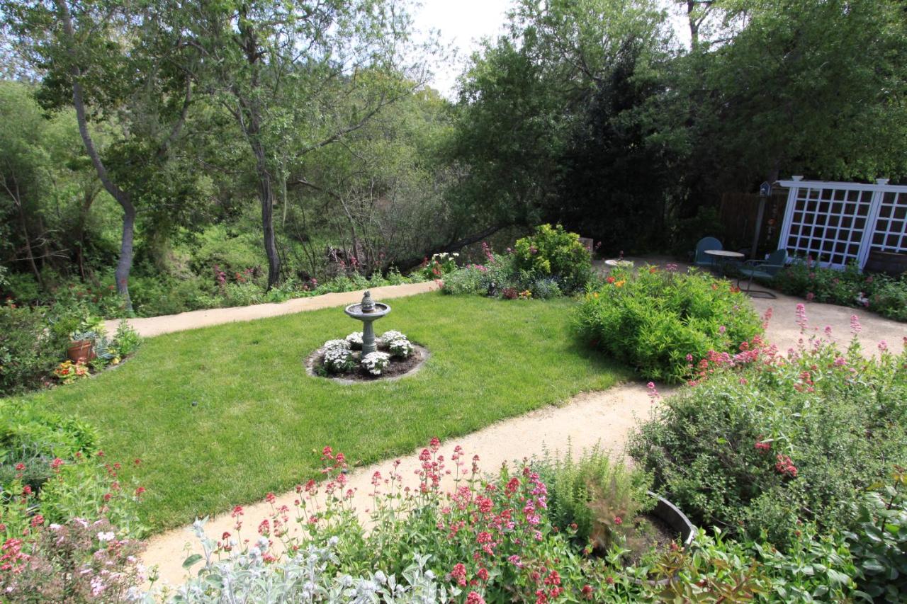 | Olallieberry Inn Bed and Breakfast
