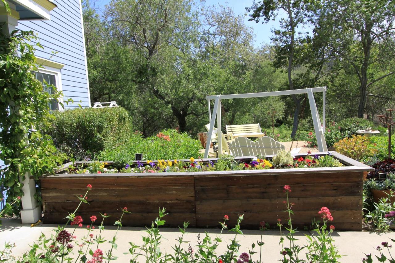 | Olallieberry Inn Bed and Breakfast