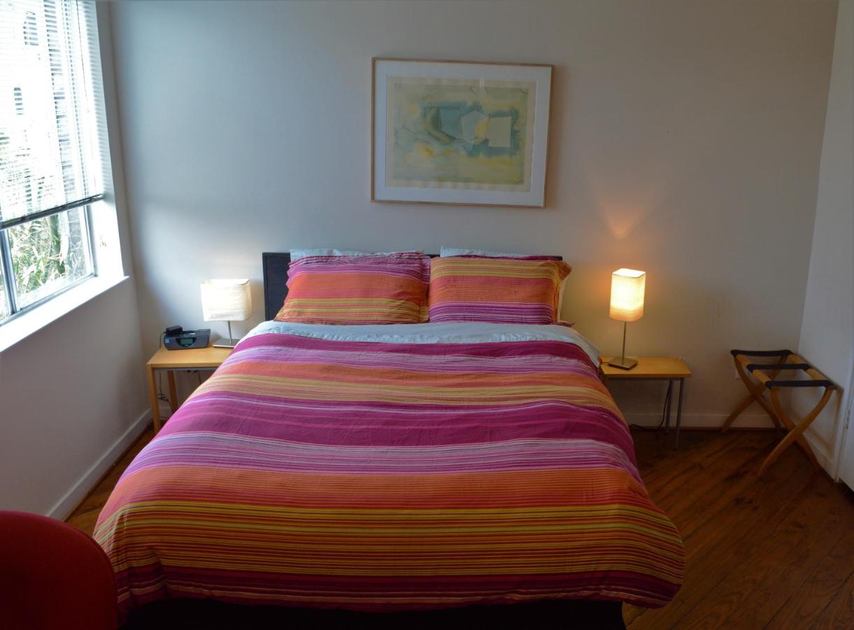 | Modern B & B