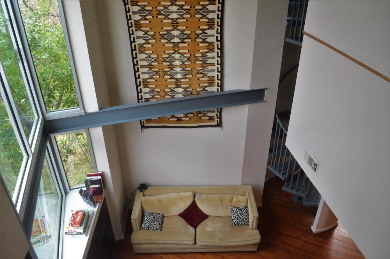 | Modern B & B
